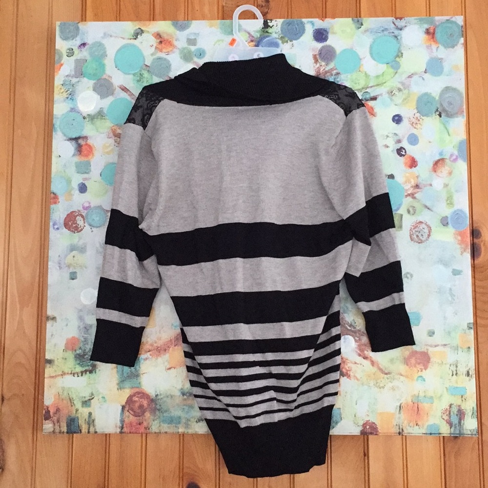 Beautiful A.BYER sweater shirt - Picture 2 of 4